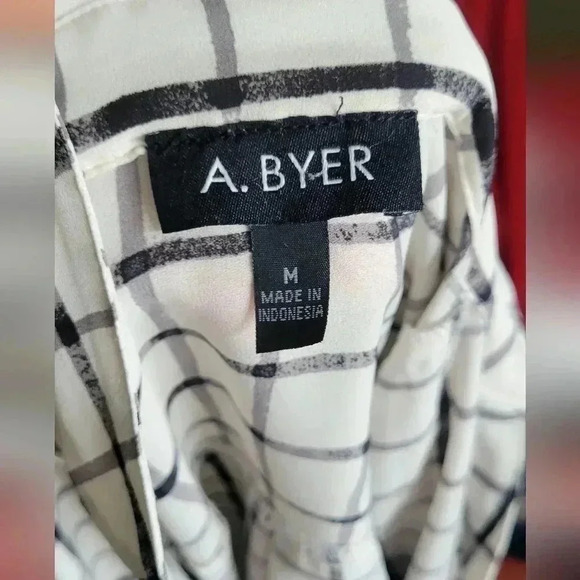 A. Byer Women's Button Down Top, Black & White Checkered Roll-Tab Sleeve Size M - Picture 4 of 10
